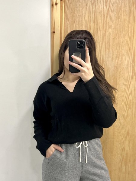 بلوز صوف قبة V